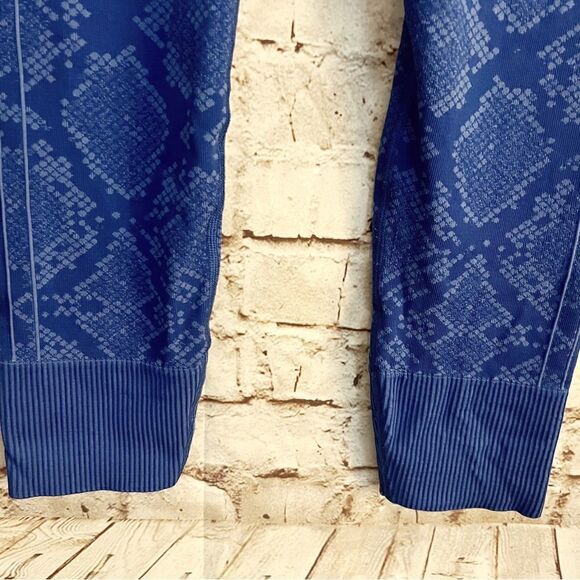 Lululemon ebb to street pixel snake leggings - Picture 4 of 5